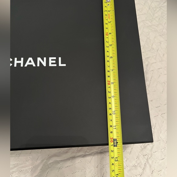 SOLD! Authentic Chanel Magnetic Box - Picture 3 of 4